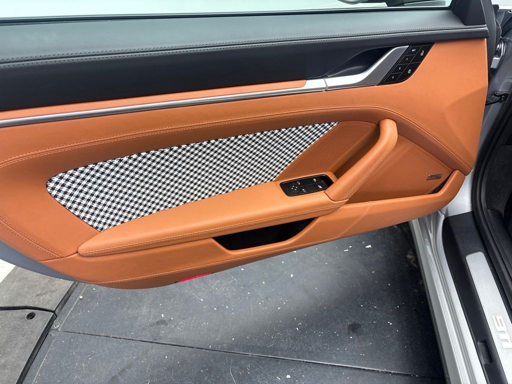 Thumbnail: 2024 Porsche 911 - 3