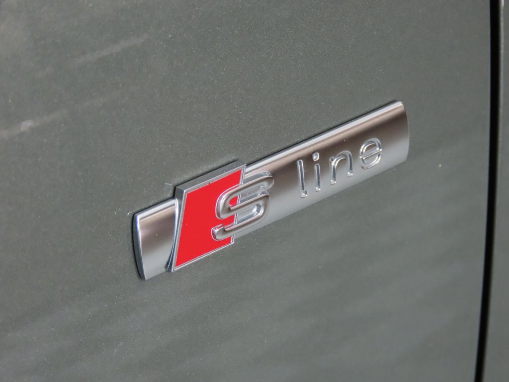 Thumbnail: 2025 Audi Q3 - 11