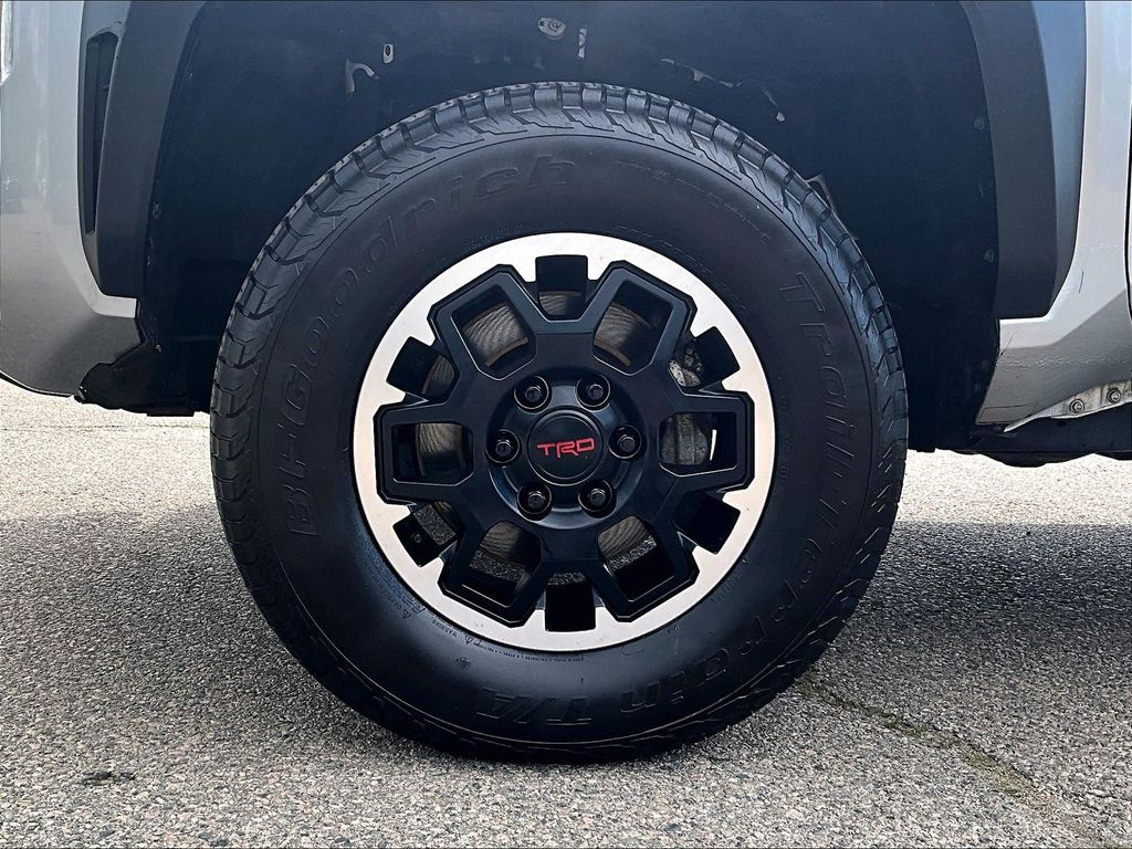 2024 Toyota Tacoma — photo 7