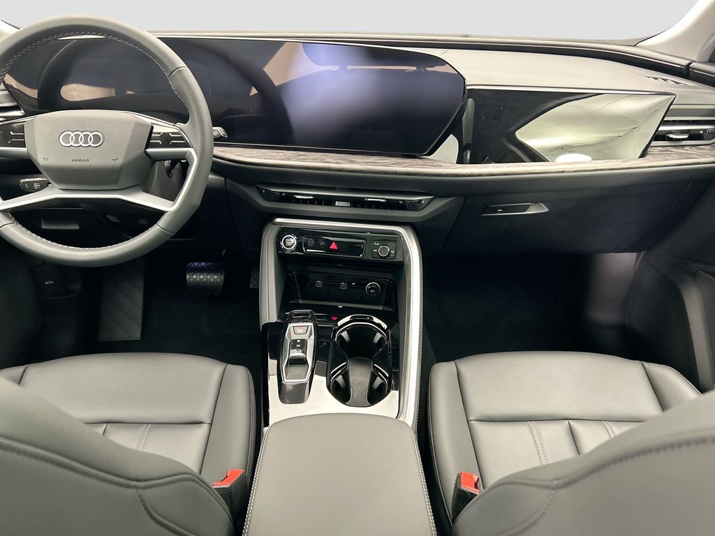 Thumbnail: 2025 Audi Q5 - 13