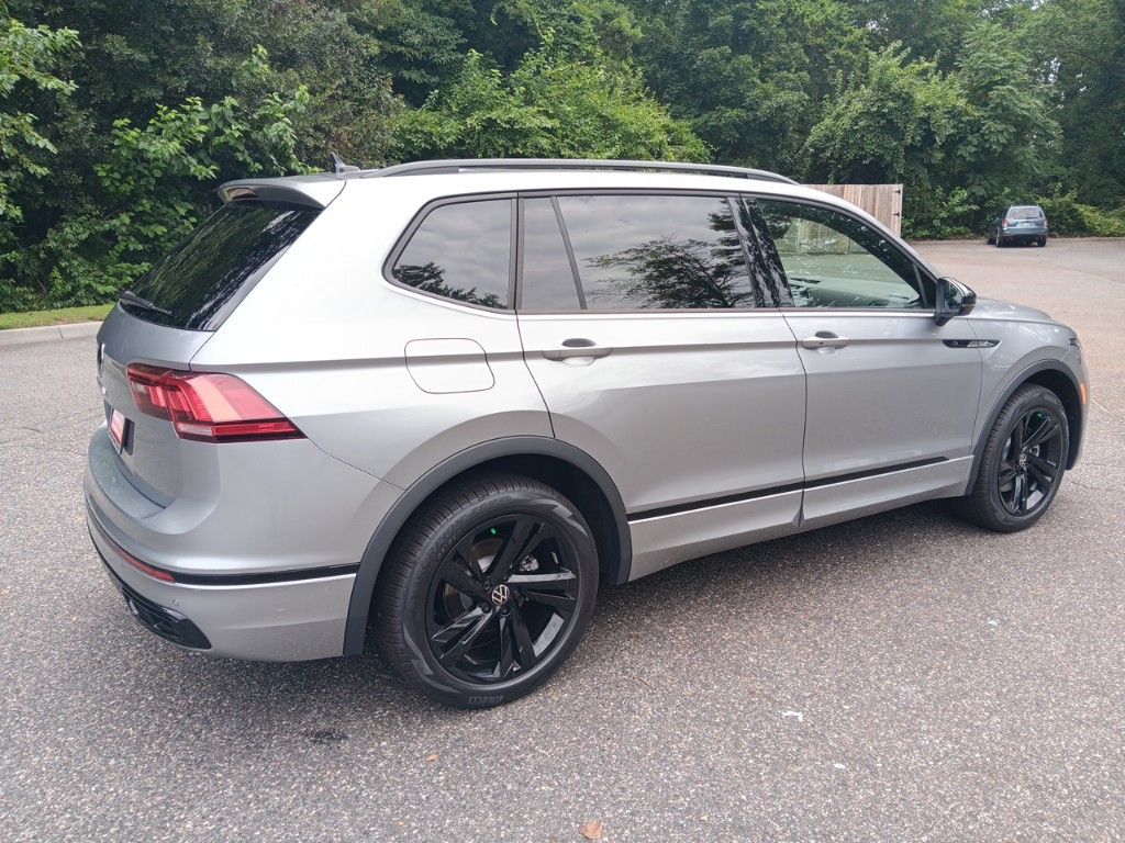 2024 Volkswagen Tiguan 2.0T SE R-Line Black 5