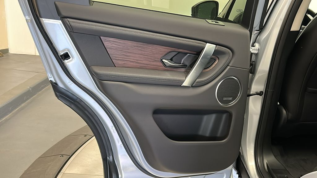 Thumbnail: 2025 Land Rover Discovery Sport - 23