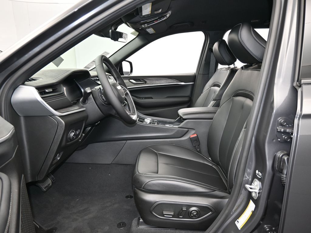 New 2026 Baltic Gray Metallic Clearcoat Jeep Limited image 11