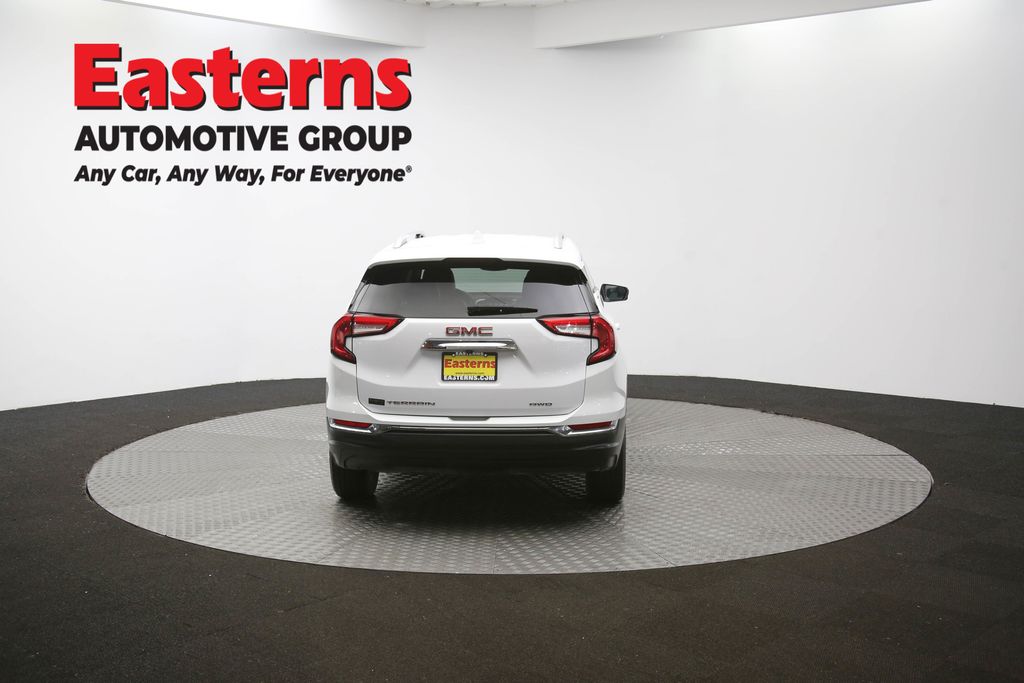 Used 2023 White GMC SLT image 38