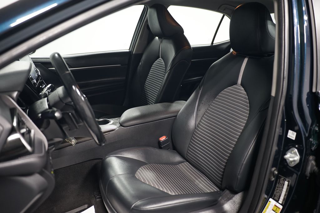 2021 Toyota Camry SE 24