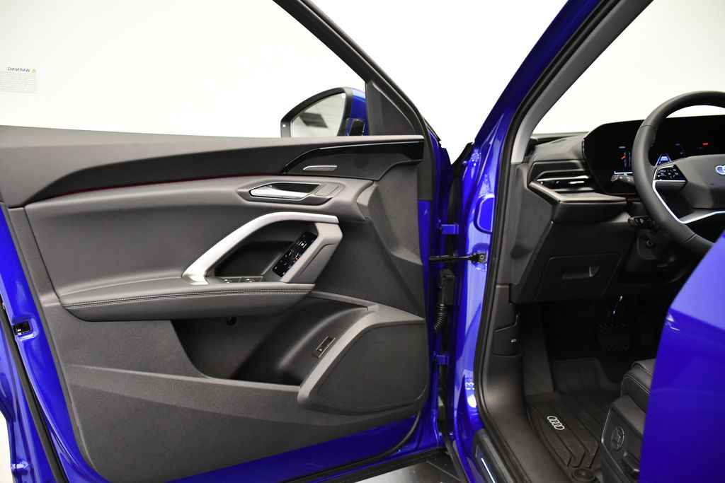 Thumbnail: 2025 Audi Q5 - 30