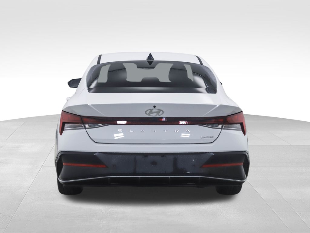 2024 Hyundai Elantra Limited Edition 4