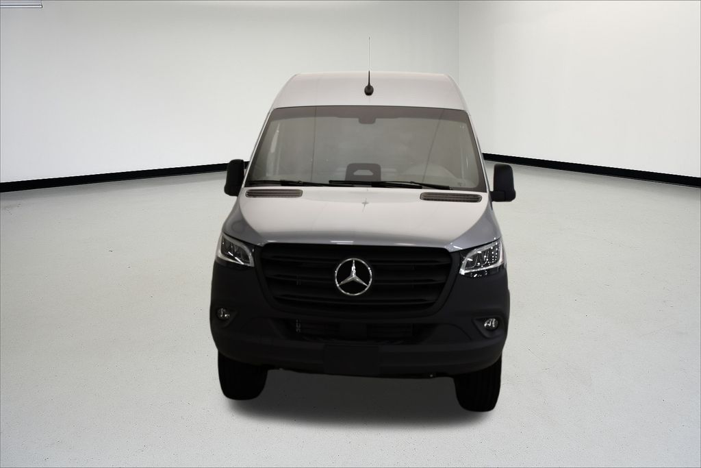 Thumbnail: 2025 Mercedes-Benz Sprinter - 2