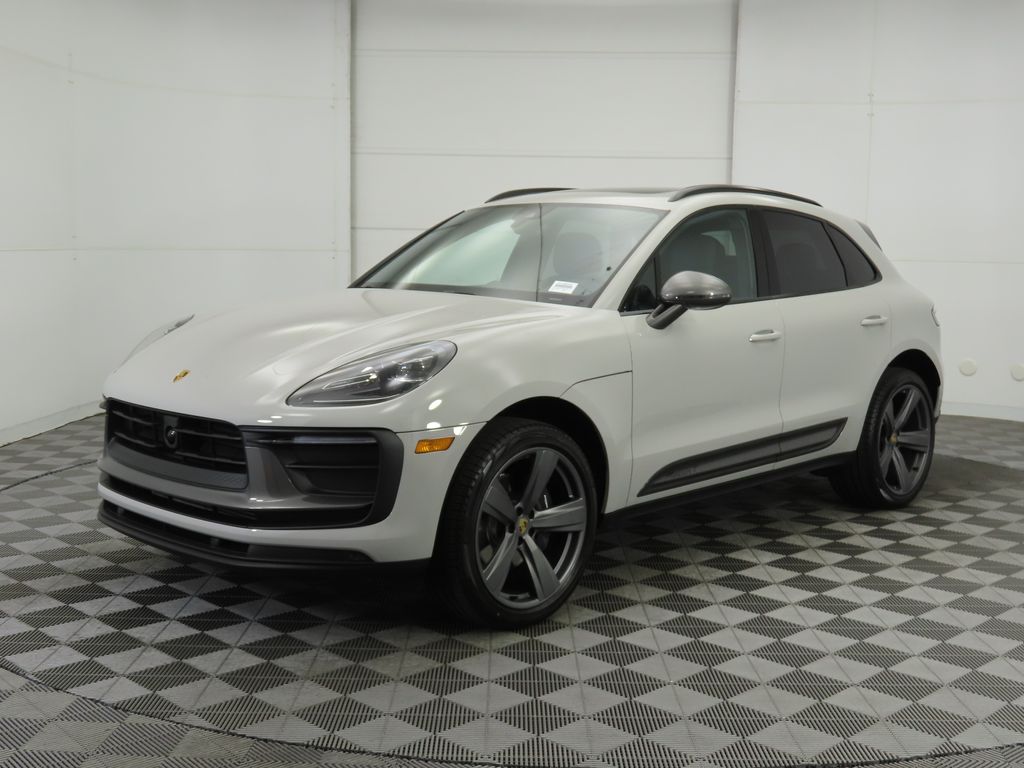 Thumbnail: 2025 Porsche Macan - 1