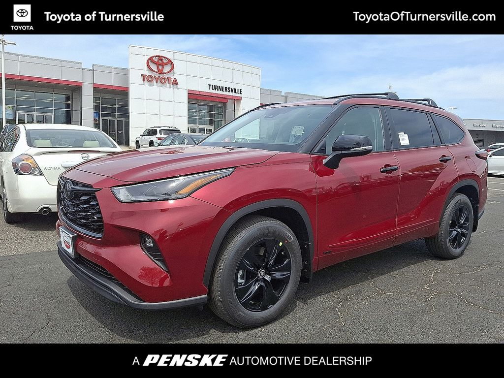 2025 Toyota Highlander XLE -
                Turnersville, NJ