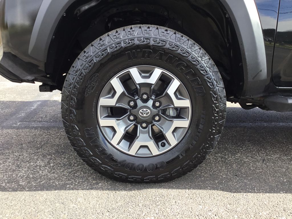 Thumbnail: 2023 Toyota Tacoma - 9