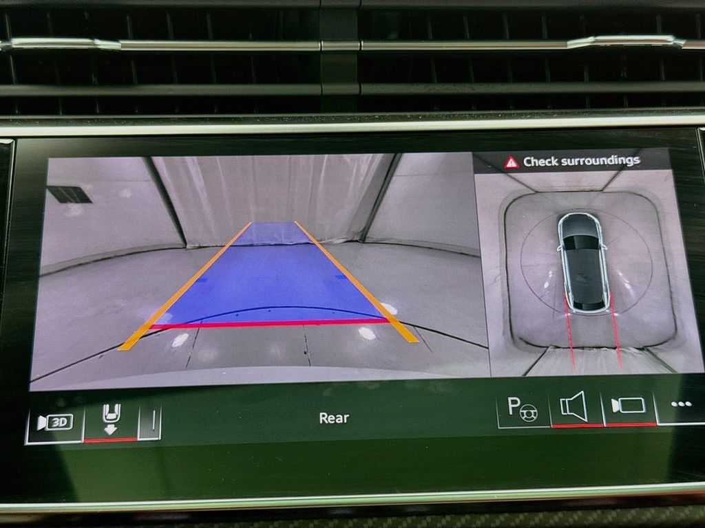 Thumbnail: 2025 Audi SQ8 - 15