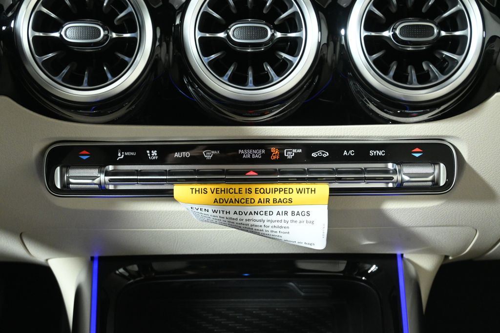 2025 Mercedes-Benz GLA 250 4MATIC 18
