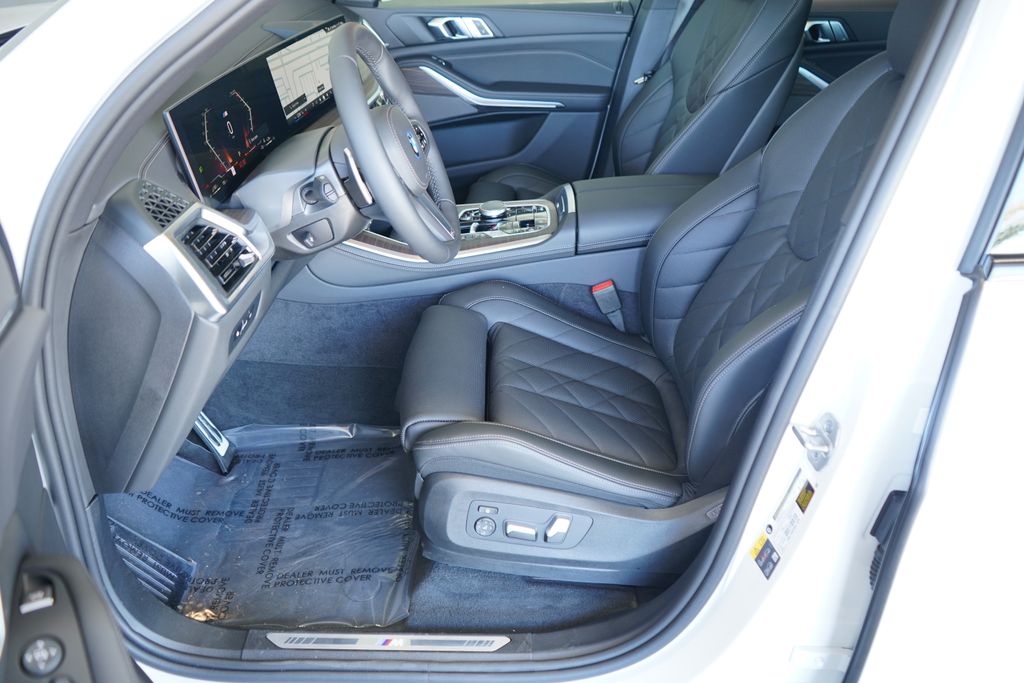 Thumbnail: 2026 BMW X5 - 12