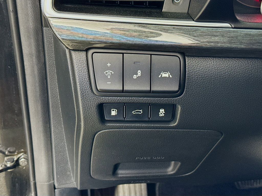 Thumbnail: 2018 Kia Cadenza - 10