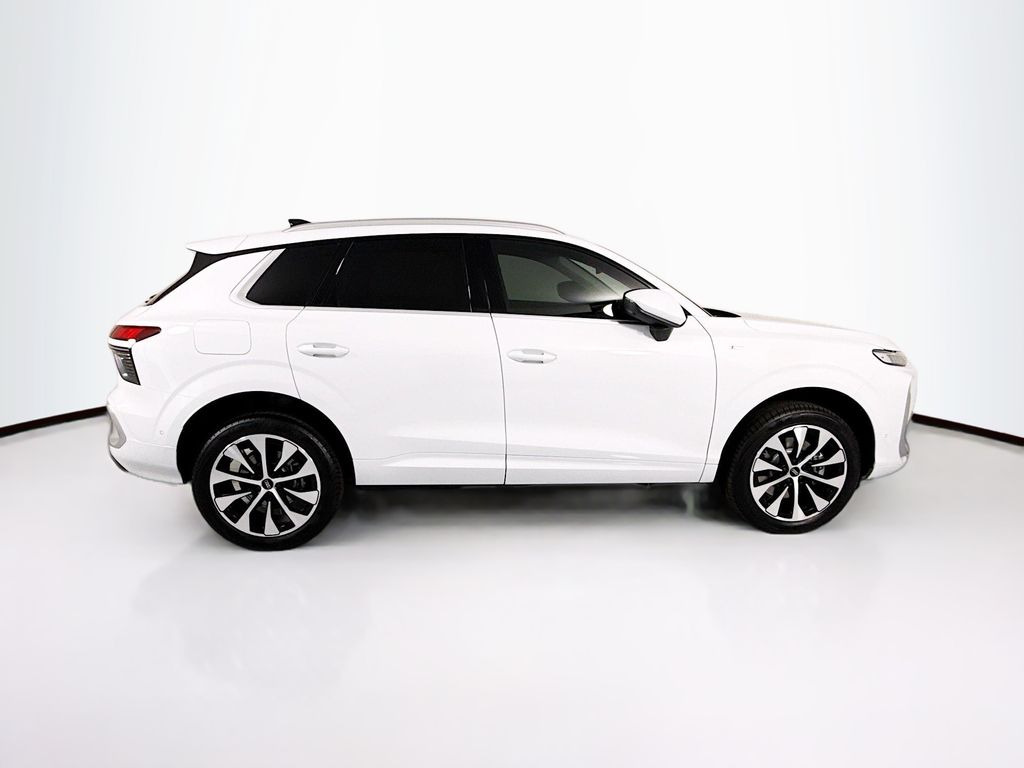 Thumbnail: 2026 Audi Q3 - 4