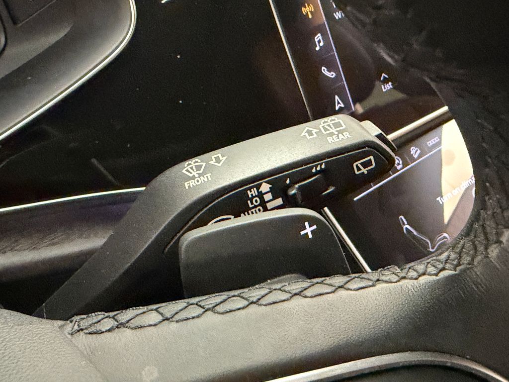 Thumbnail: 2021 Audi Q8 - 29
