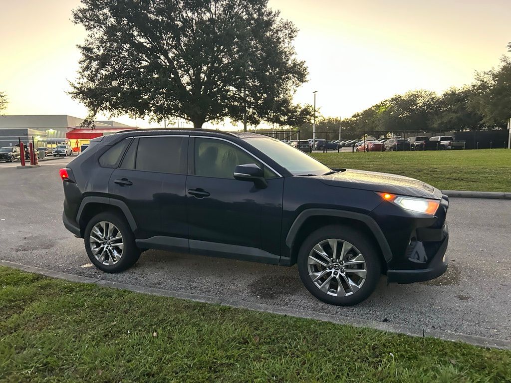 Thumbnail: 2020 Toyota RAV4 - 7