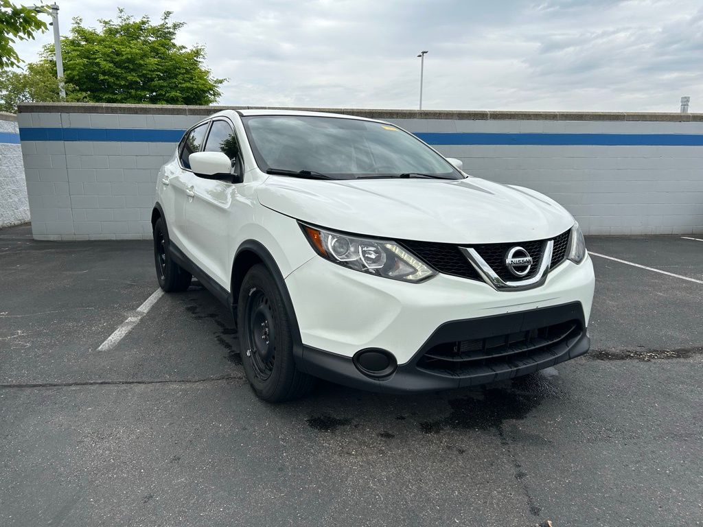 2017 Nissan Rogue Sport S 6