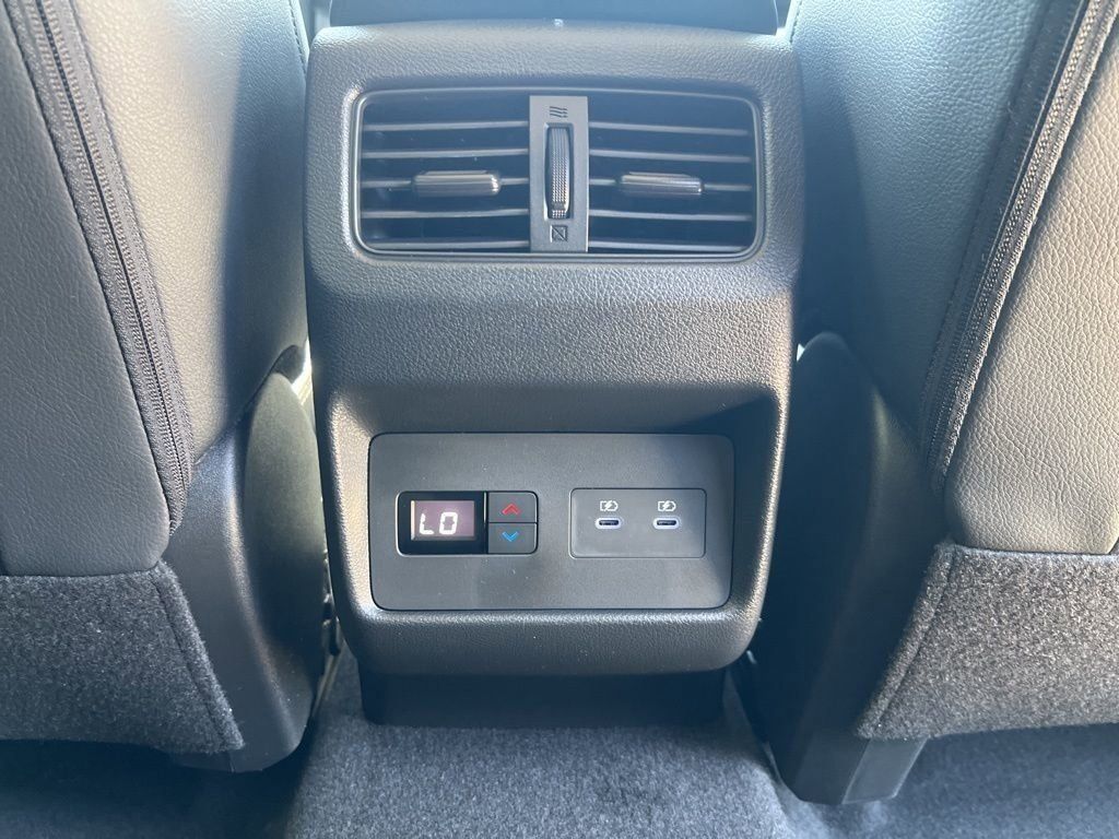 2025 Everest White Pearl Nissan Rogue SL FWD SUV