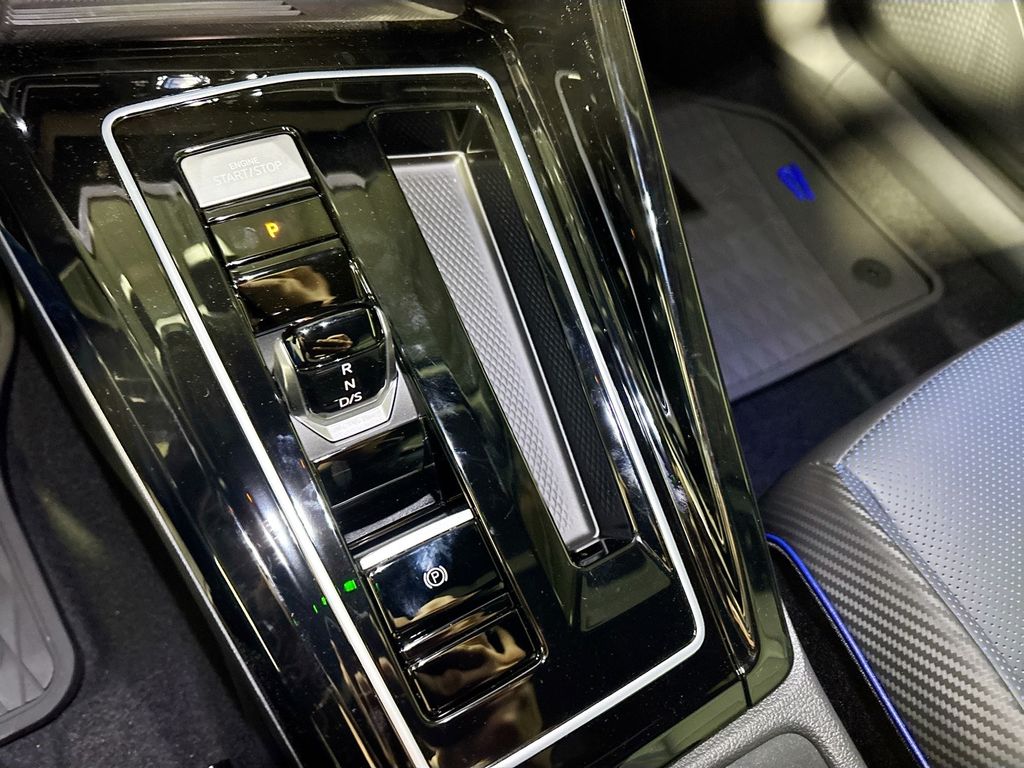 2026 Volkswagen Golf R 2.0T