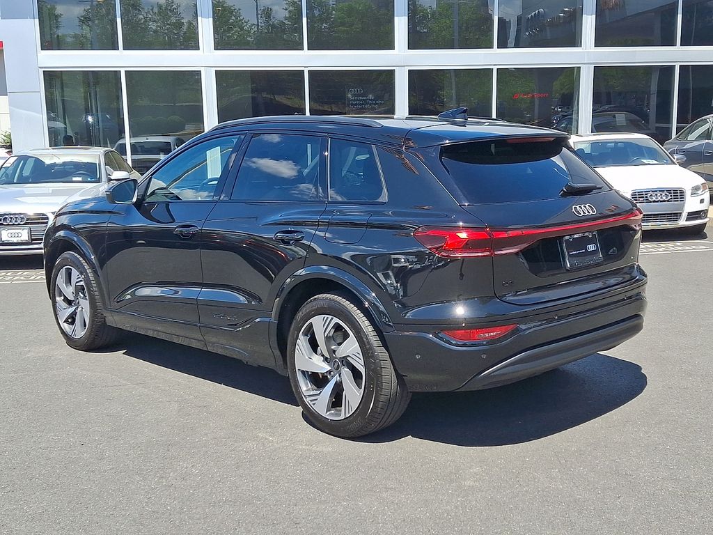 Thumbnail: 2025 Audi Q6 e-tron - 6