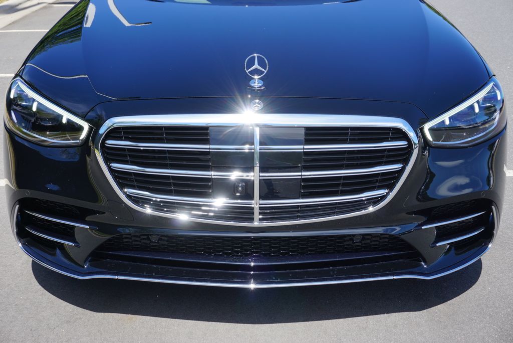 Thumbnail: 2024 Mercedes-Benz S-Class - 9