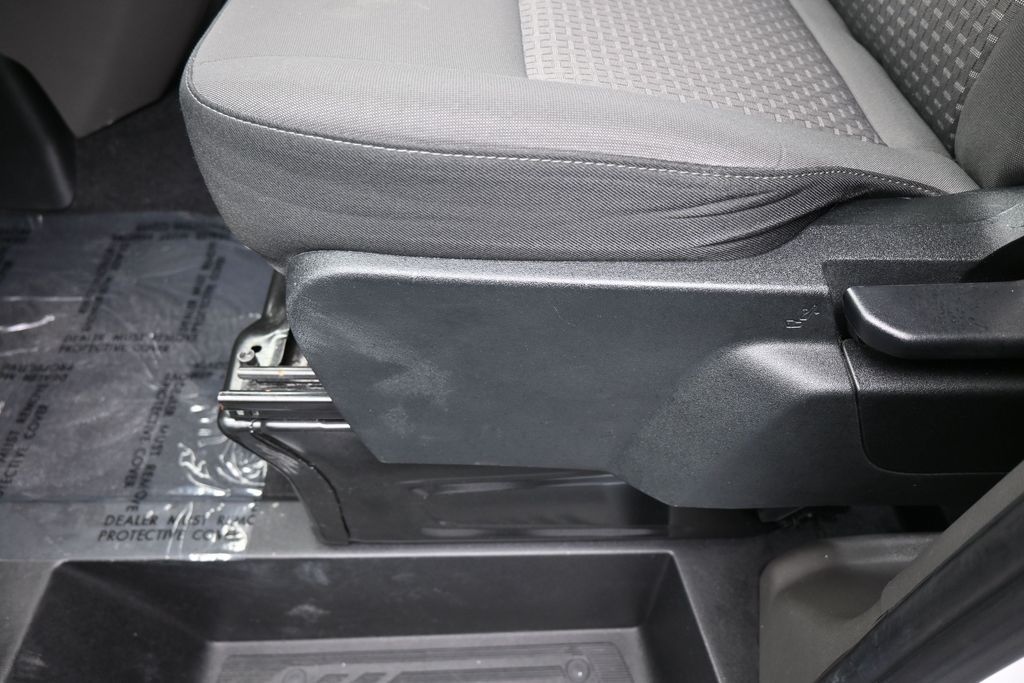 Used 2024 Oxford White Ford XLT image 16