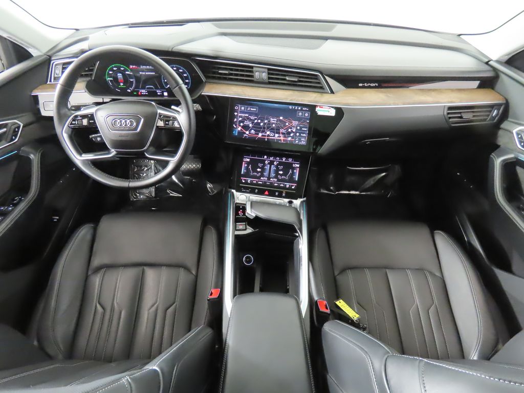 Thumbnail: 2019 Audi e-tron - 10