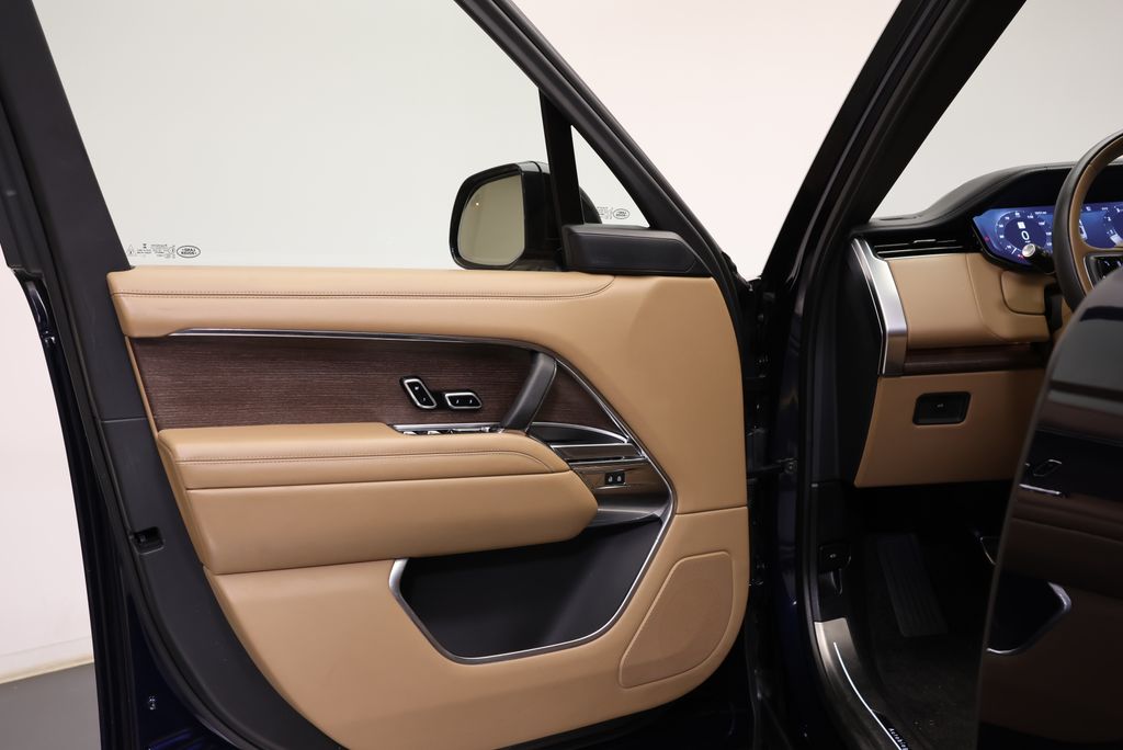 Thumbnail: 2023 Land Rover Range Rover - 26