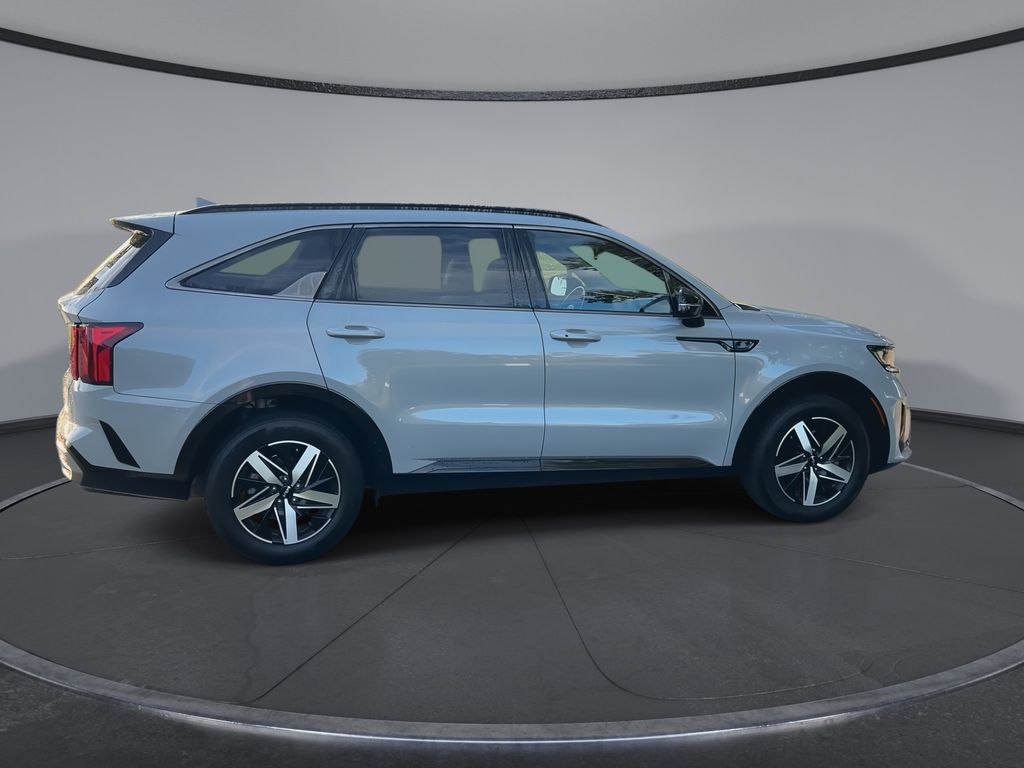 Thumbnail: 2022 Kia Sorento - 9
