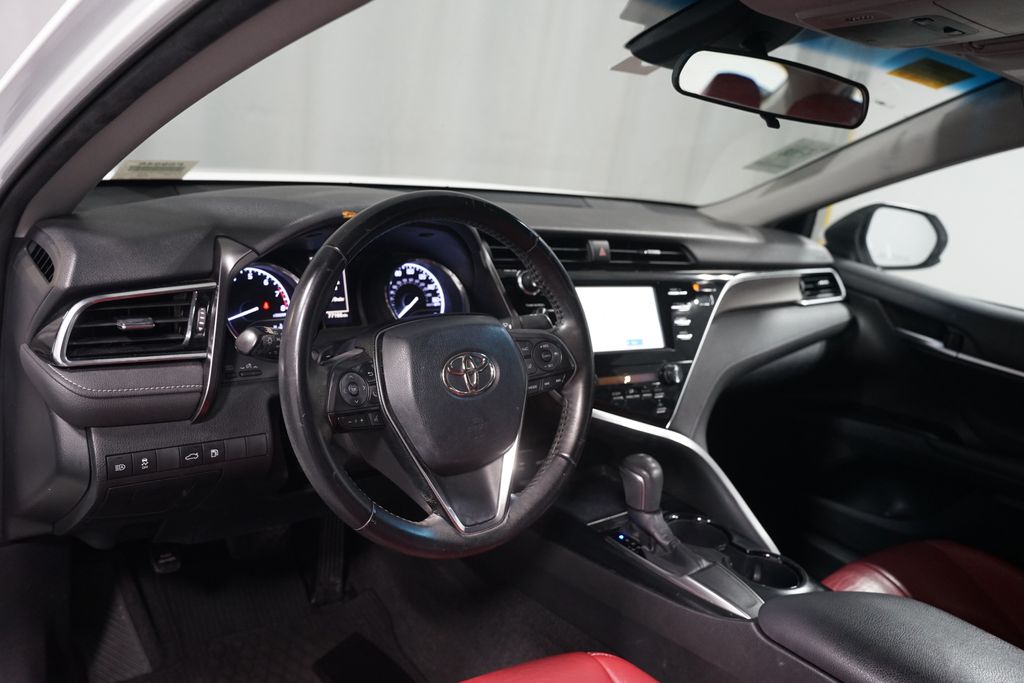 Thumbnail: 2018 Toyota Camry - 7
