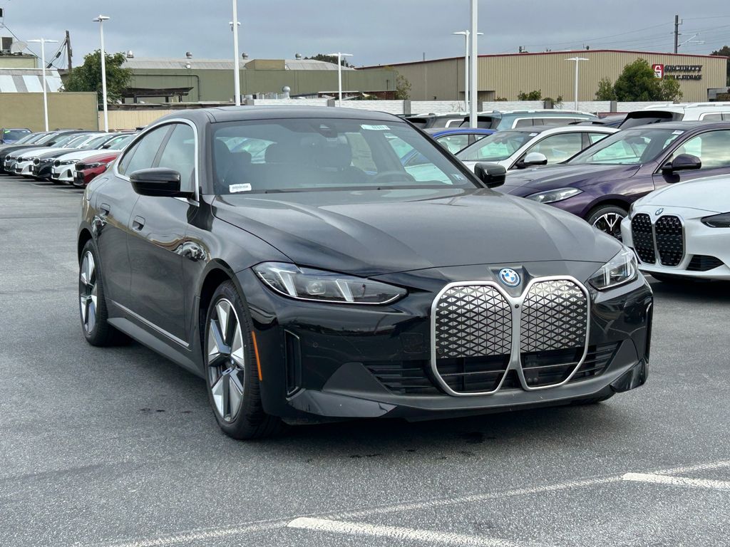 Thumbnail: 2025 BMW i4 - 7