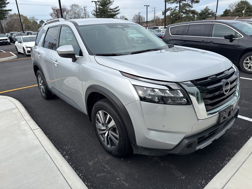 2025 Nissan Pathfinder SL FWD