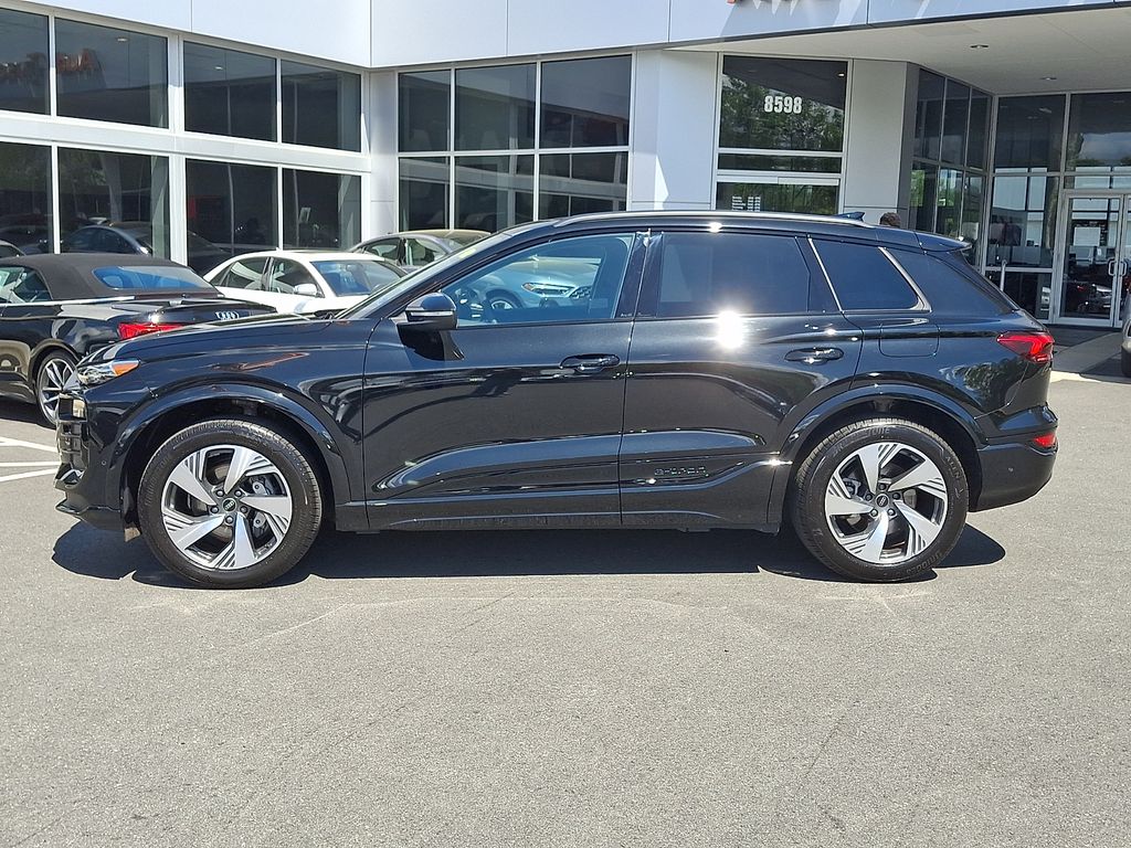 Thumbnail: 2025 Audi Q6 e-tron - 7