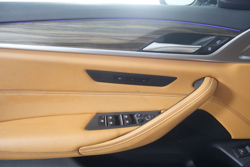 Thumbnail: 2023 BMW 5 Series - 8