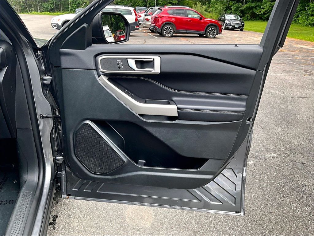 2023 Ford Explorer — photo 12