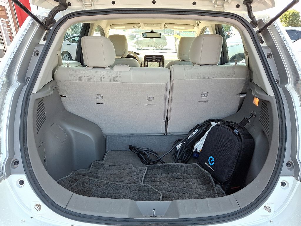 Thumbnail: 2015 Nissan Leaf - 28