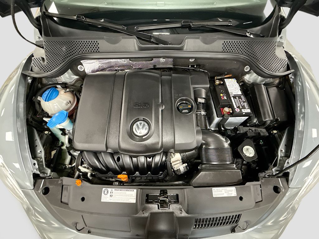 Thumbnail: 2013 Volkswagen Beetle - 31