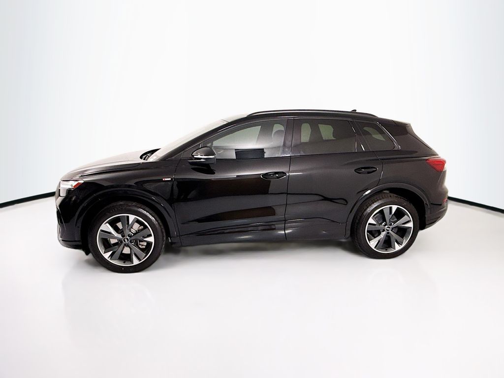 Thumbnail: 2023 Audi Q4 e-tron - 8