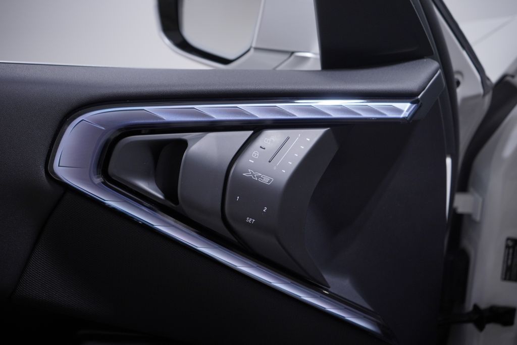 Thumbnail: 2025 BMW X3 - 17