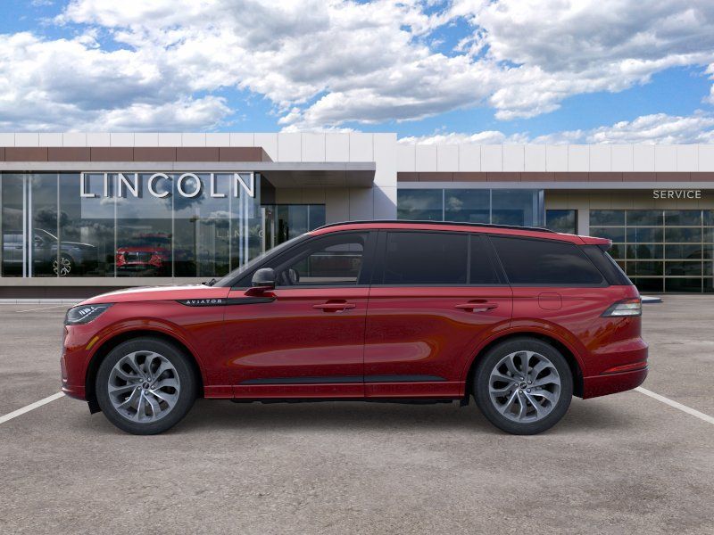 New 2026 Red Lincoln Premiere image 3