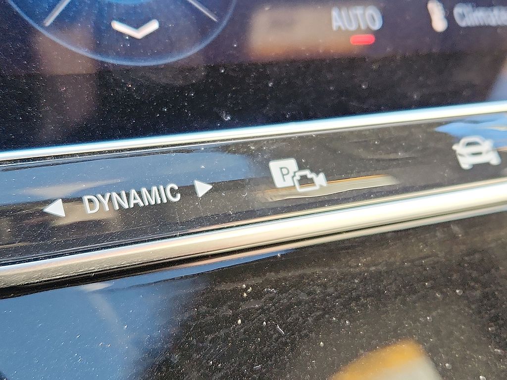 Thumbnail: 2025 Mercedes-Benz C-Class - 24