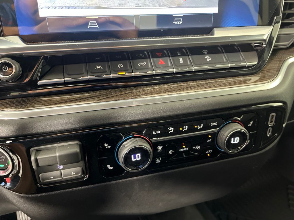 Thumbnail: 2026 Chevrolet Silverado 1500 - 31