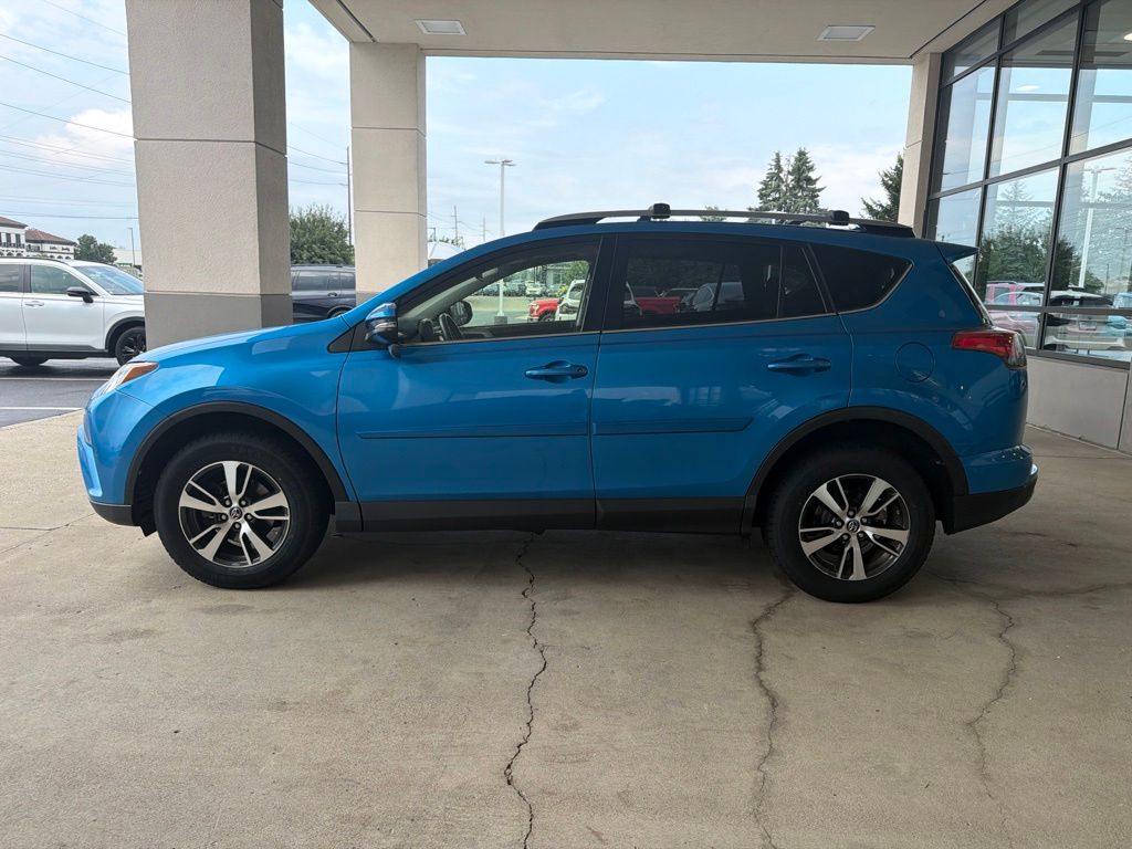 Thumbnail: 2017 Toyota RAV4 - 2