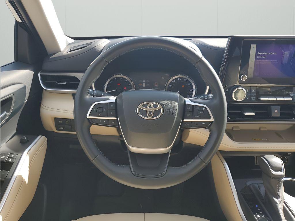 Used Car 2023 Toyota Highlander  Limited For Sale Under $40,000 In Austin, Texas