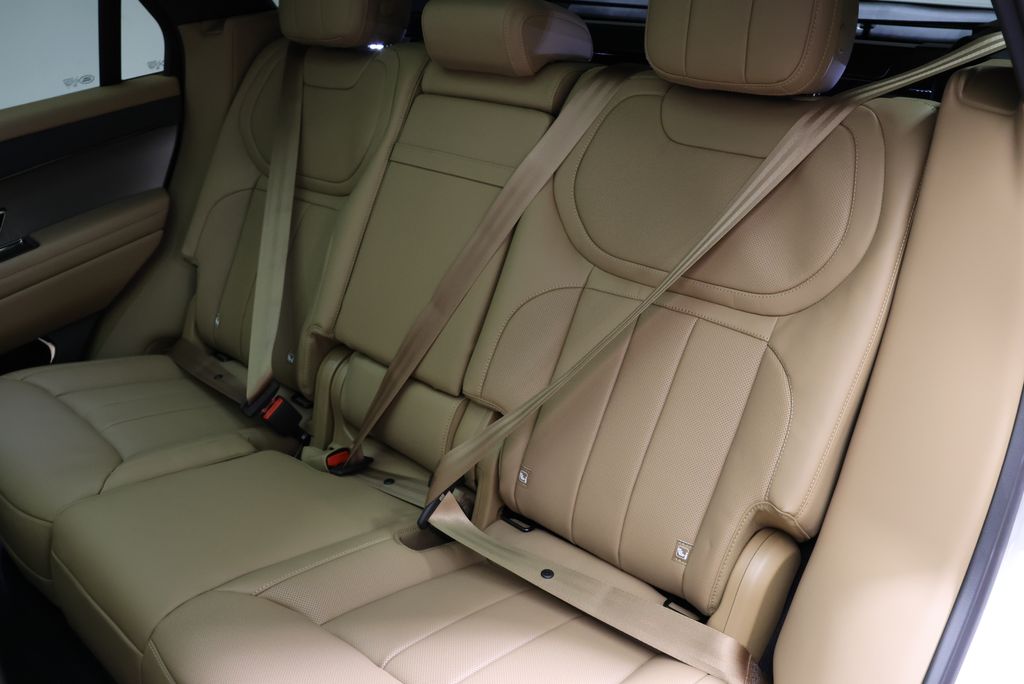 Thumbnail: 2026 Land Rover Range Rover Sport - 32