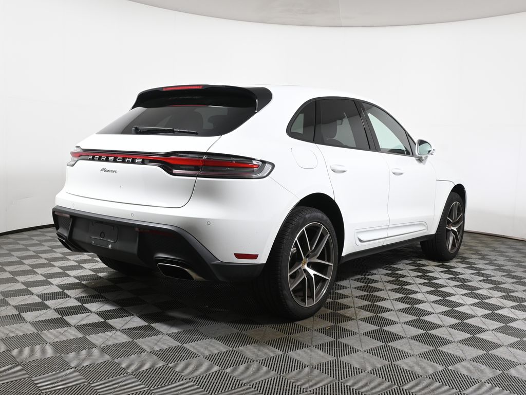 Thumbnail: 2024 Porsche Macan - 11