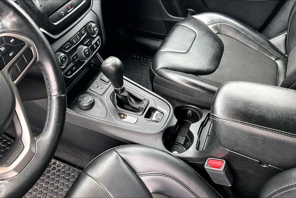 Used 2019 Jeep Cherokee SUV