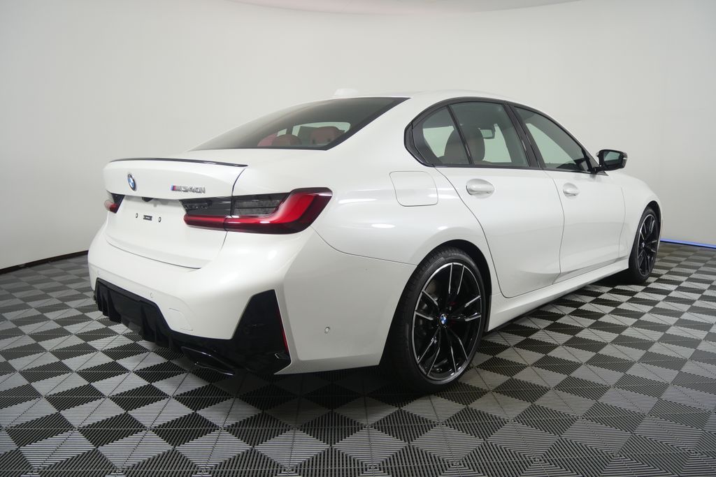 Thumbnail: 2026 BMW 3 Series - 4